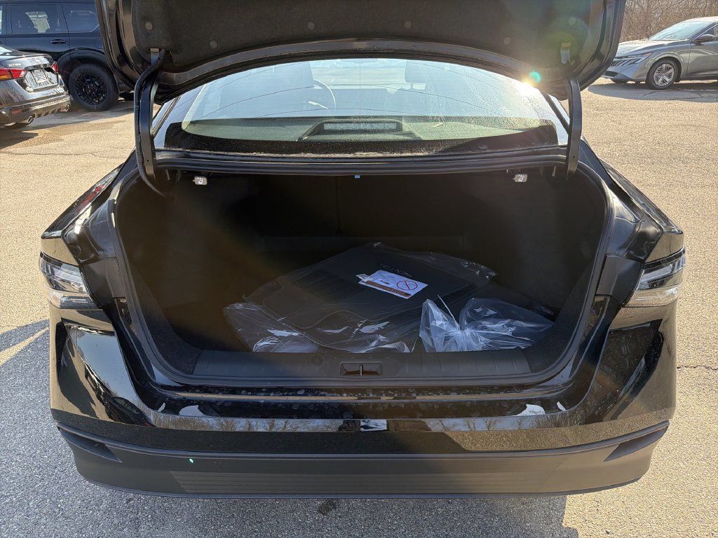 Certified 2026 Nissan Sentra SV w/ SV Convenience Package FWD image 17
