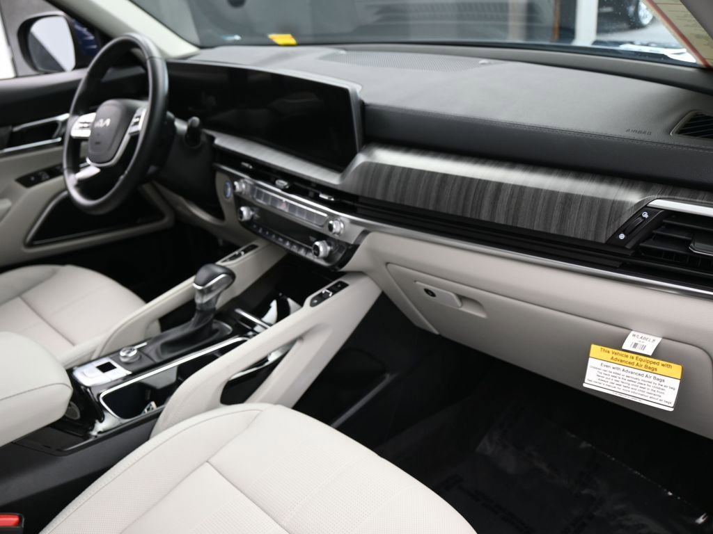 Used 2025 Kia Telluride EX w/ EX Captain's Chair Package image 50
