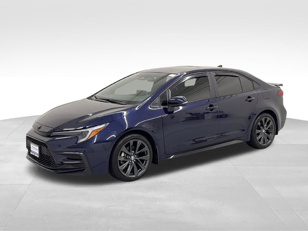 Used 2025 Toyota Corolla XSE FWD image 3