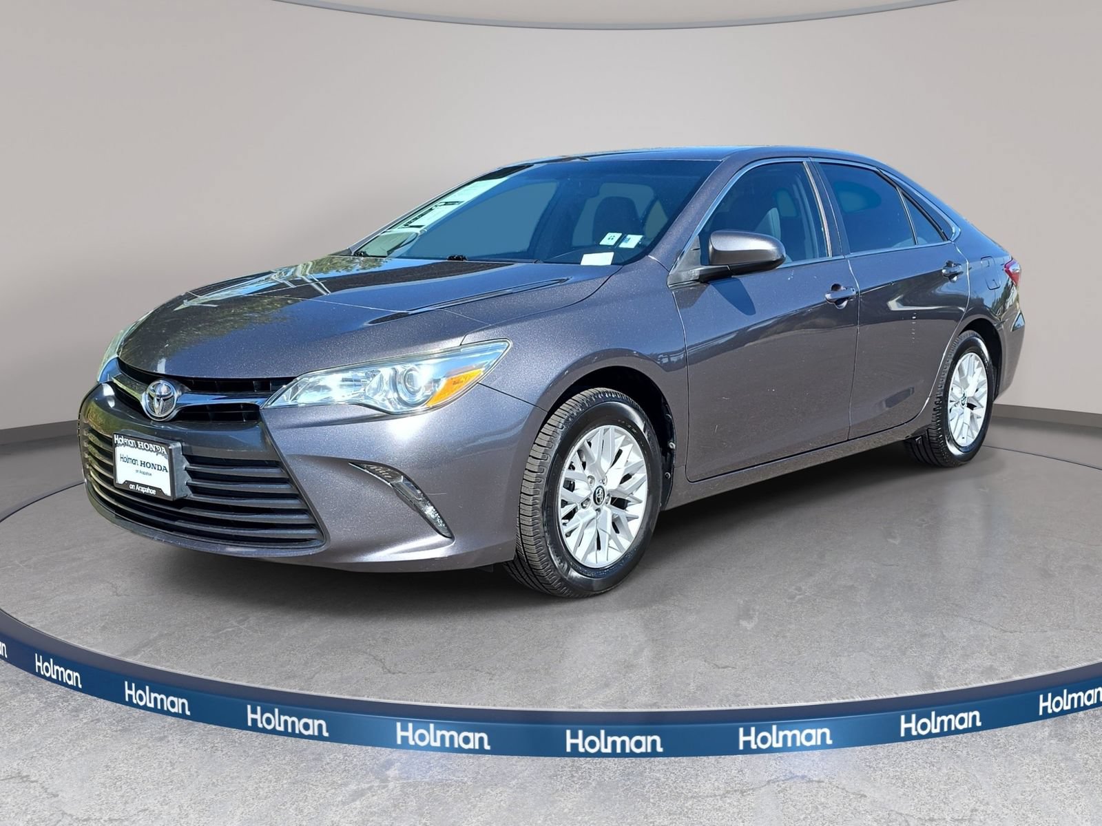 Used 2017 Toyota Camry LE FWD image 1