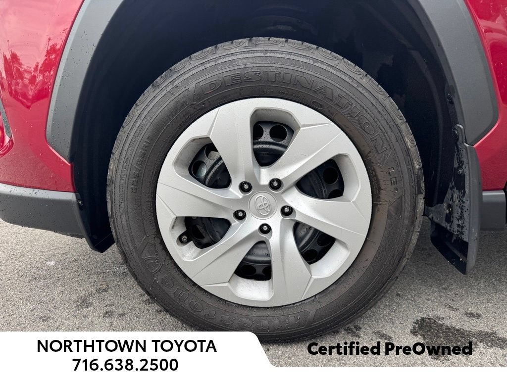 Used 2025 Toyota RAV4 LE AWD/4WD image 12
