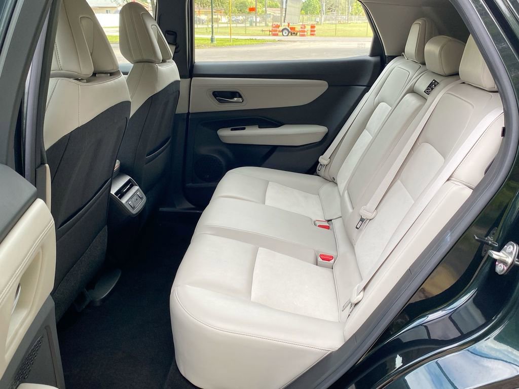 Used 2023 Nissan Ariya EVOLVE+ image 37