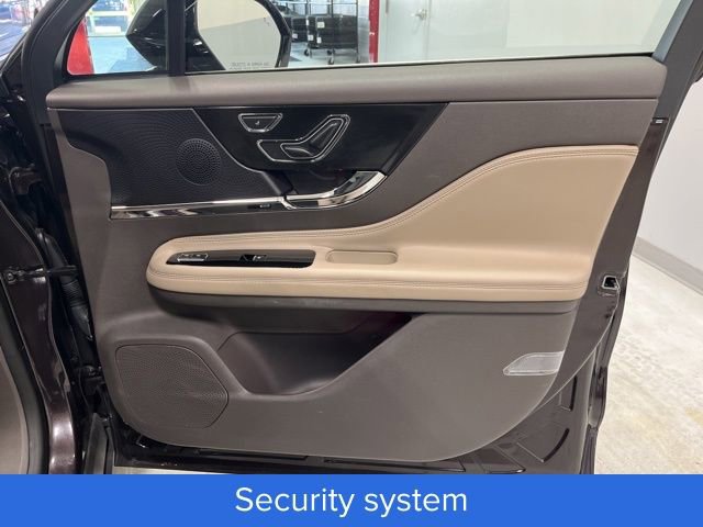 Used 2023 Lincoln Corsair Reserve w/ Equipment Group 201A image 29