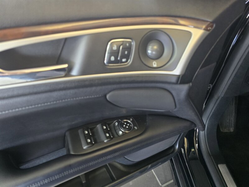 Used 2018 Lincoln MKZ Reserve w/ Climate Package AWD/4WD image 21