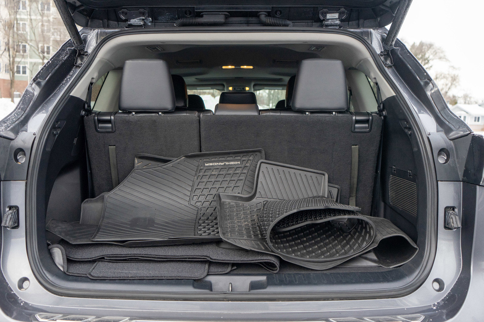 Used 2022 Toyota Highlander XLE image 9