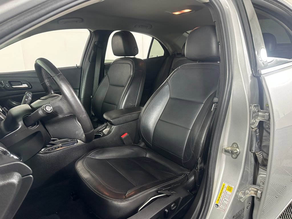 Used 2016 Chevrolet Malibu LTZ FWD image 13