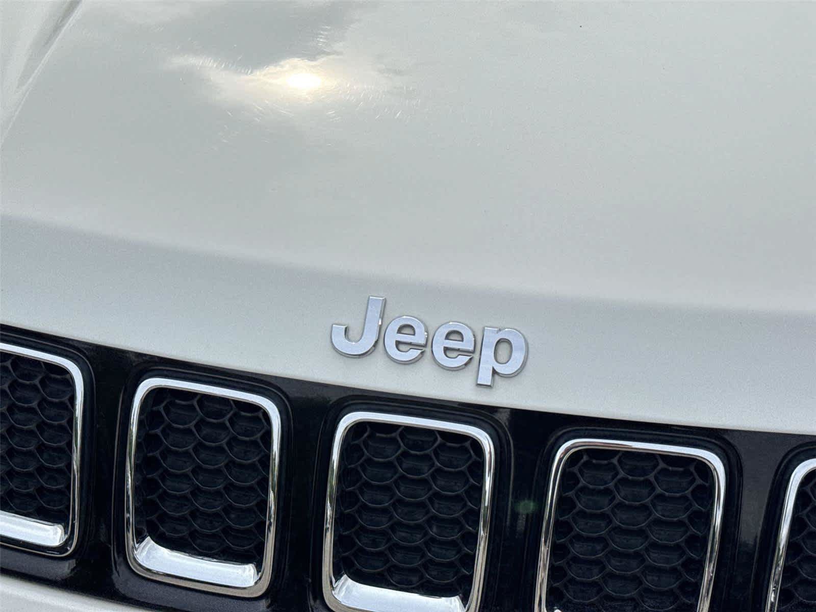 Used 2020 Jeep Compass Limited AWD/4WD image 10
