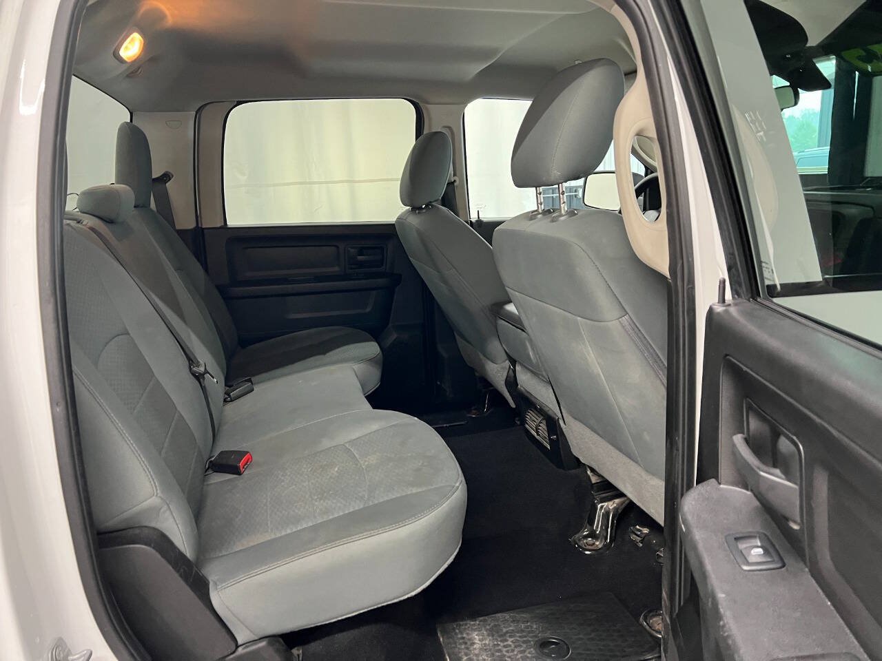 Used 2019 RAM 1500 Express w/ Express Value Package AWD/4WD image 10