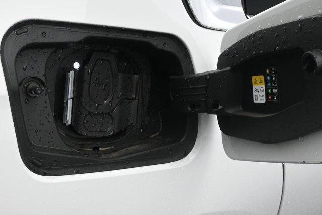Certified 2023 BMW i7 xDrive60 AWD/4WD image 47