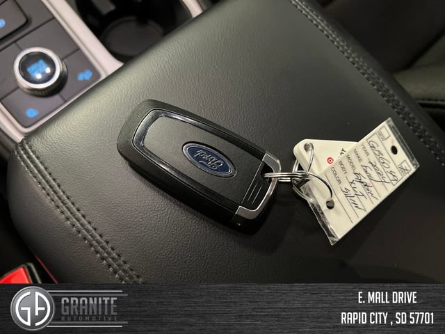 Used 2024 Ford Explorer XLT AWD/4WD image 23