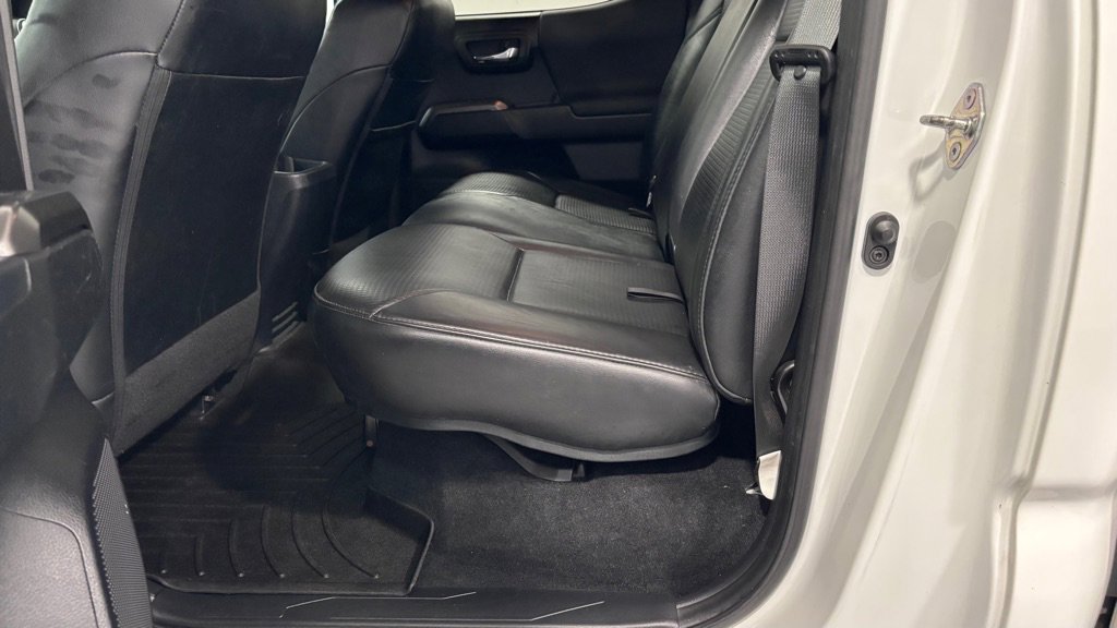 Used 2019 Toyota Tacoma TRD Sport AWD/4WD image 21