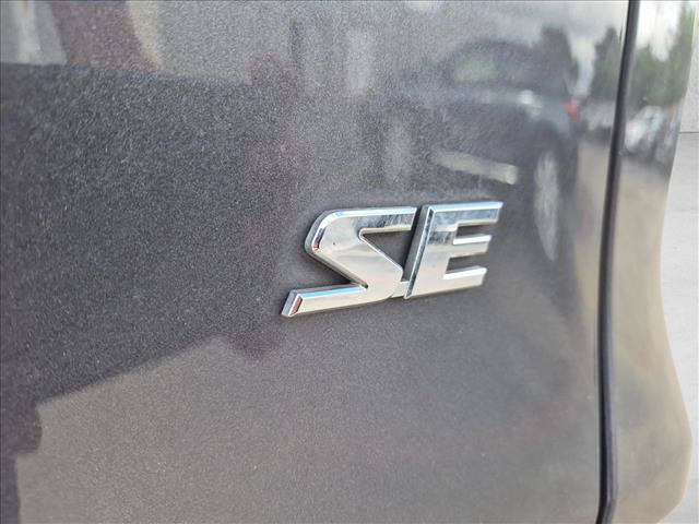 Used 2021 Toyota RAV4 SE w/ Weather & Moonroof Package AWD/4WD image 15