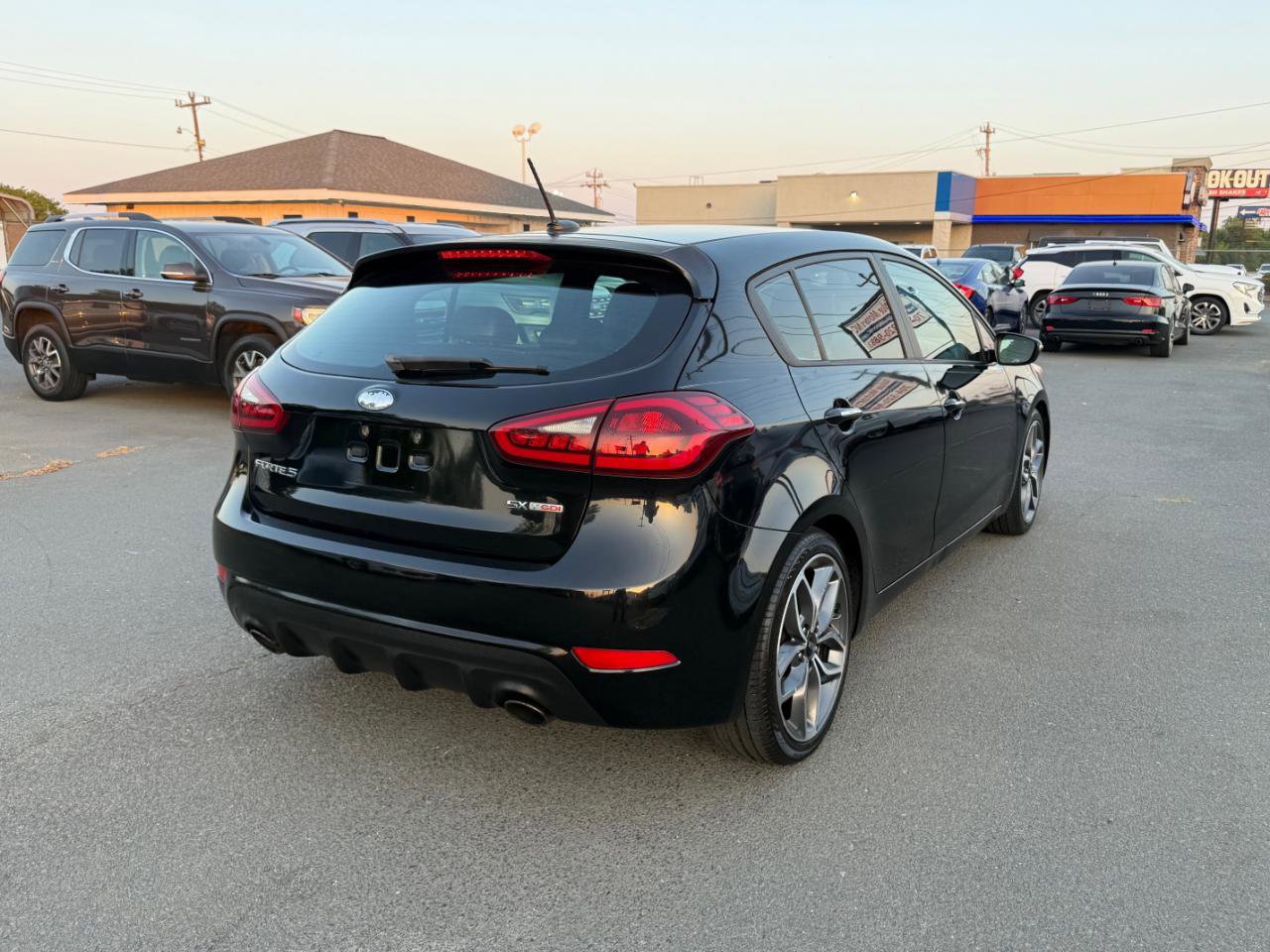 Used 2015 Kia Forte SX w/ SX Premium Package FWD image 5