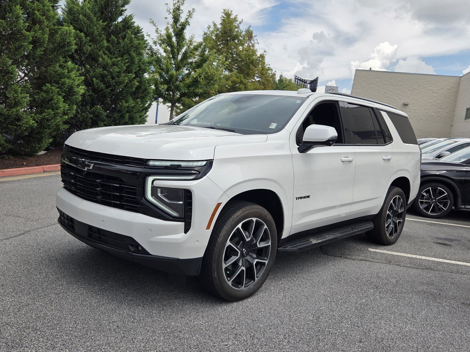 Used 2025 Chevrolet Tahoe RST w/ Comfort Package AWD/4WD image 1