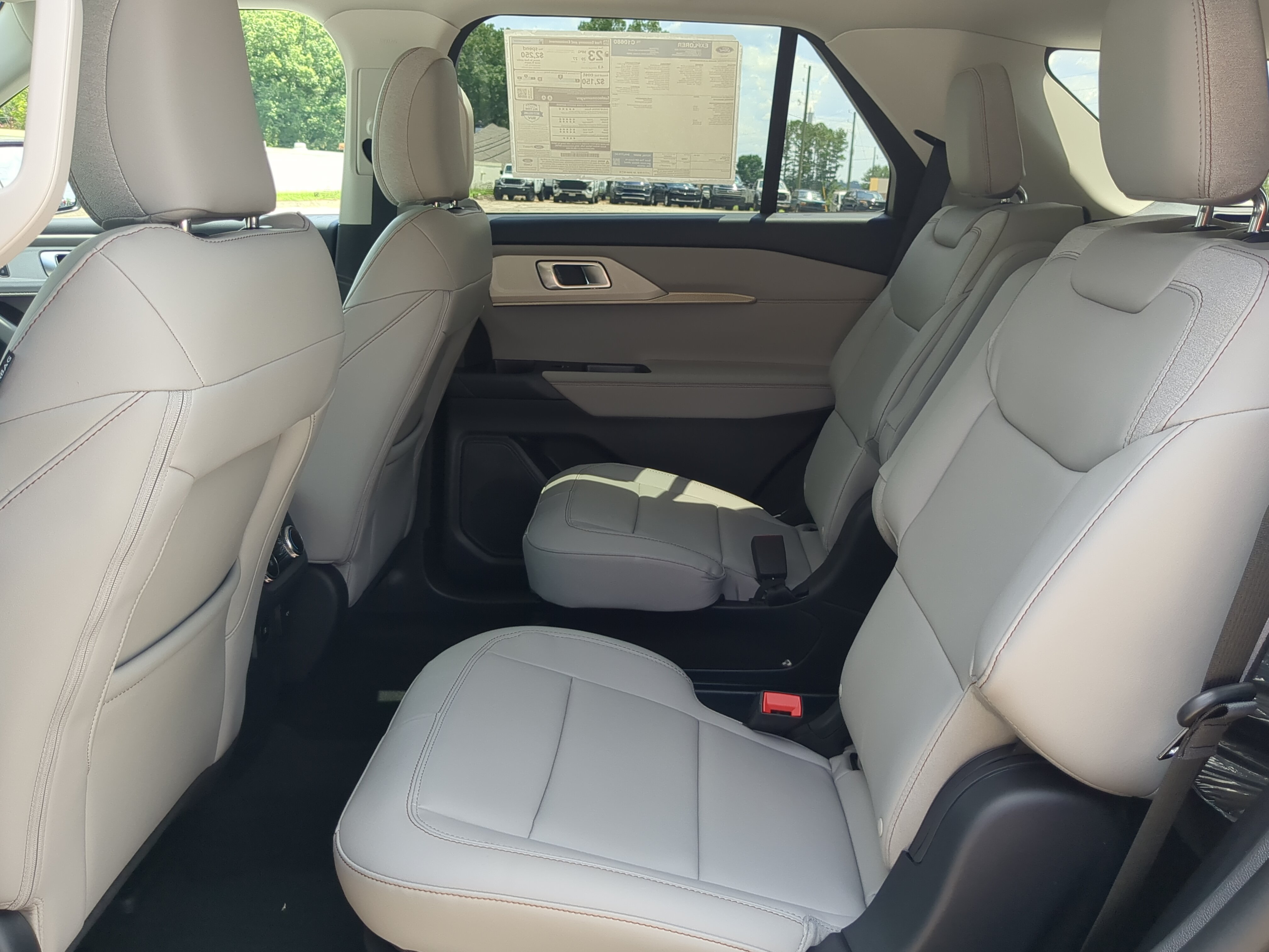 New 2026 Ford Explorer Active w/ Active Comfort Package AWD/4WD image 12
