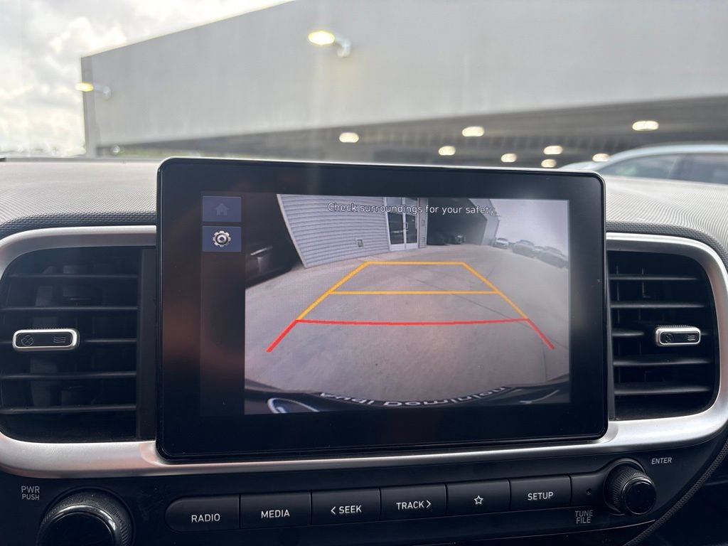 Used 2025 Hyundai Venue SEL FWD image 25