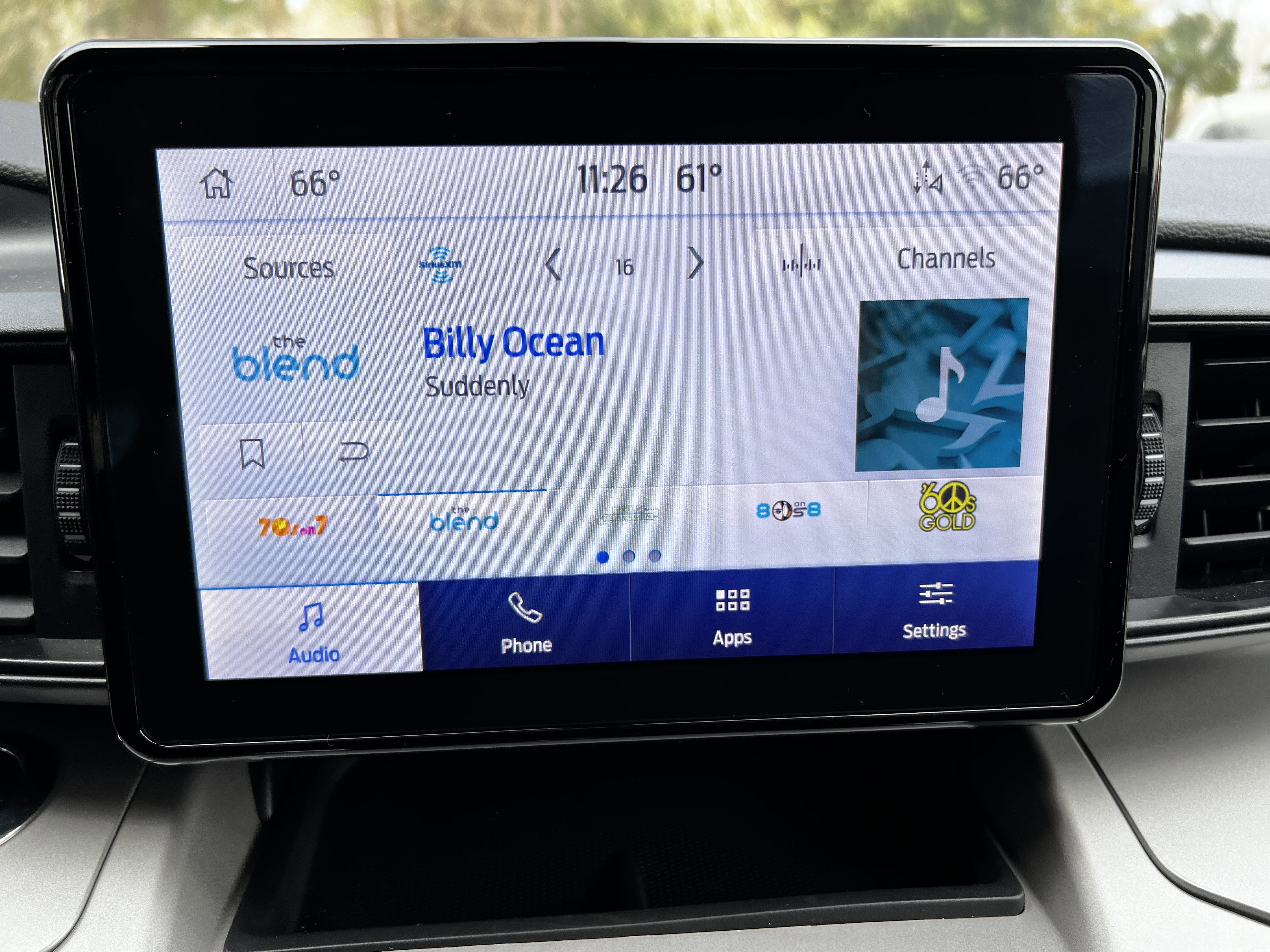 Used 2023 Ford Explorer XLT image 23