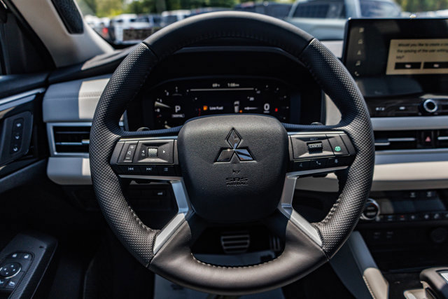 New 2025 Mitsubishi Outlander AWD image 31