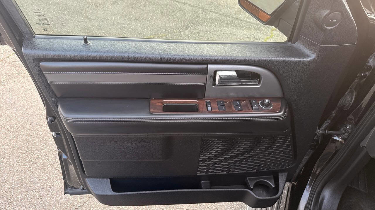 Used 2015 Ford Expedition Platinum image 41