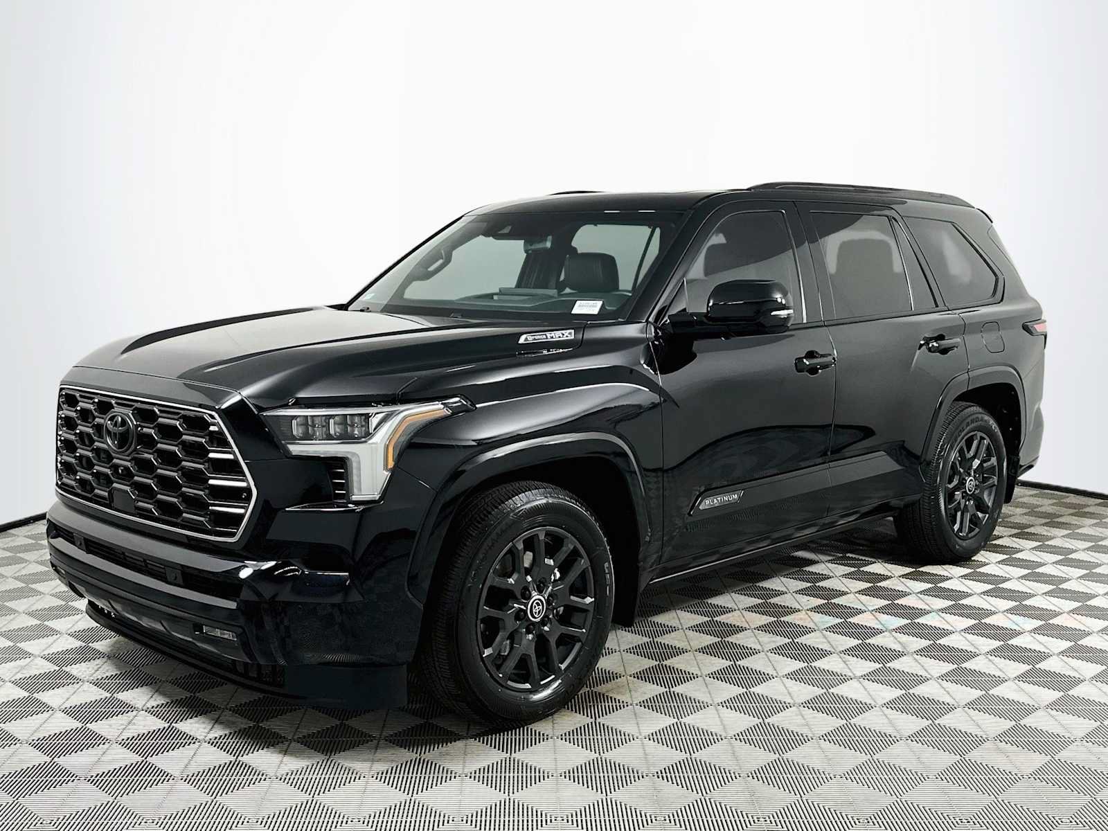 Used 2024 Toyota Sequoia Platinum AWD/4WD image 3