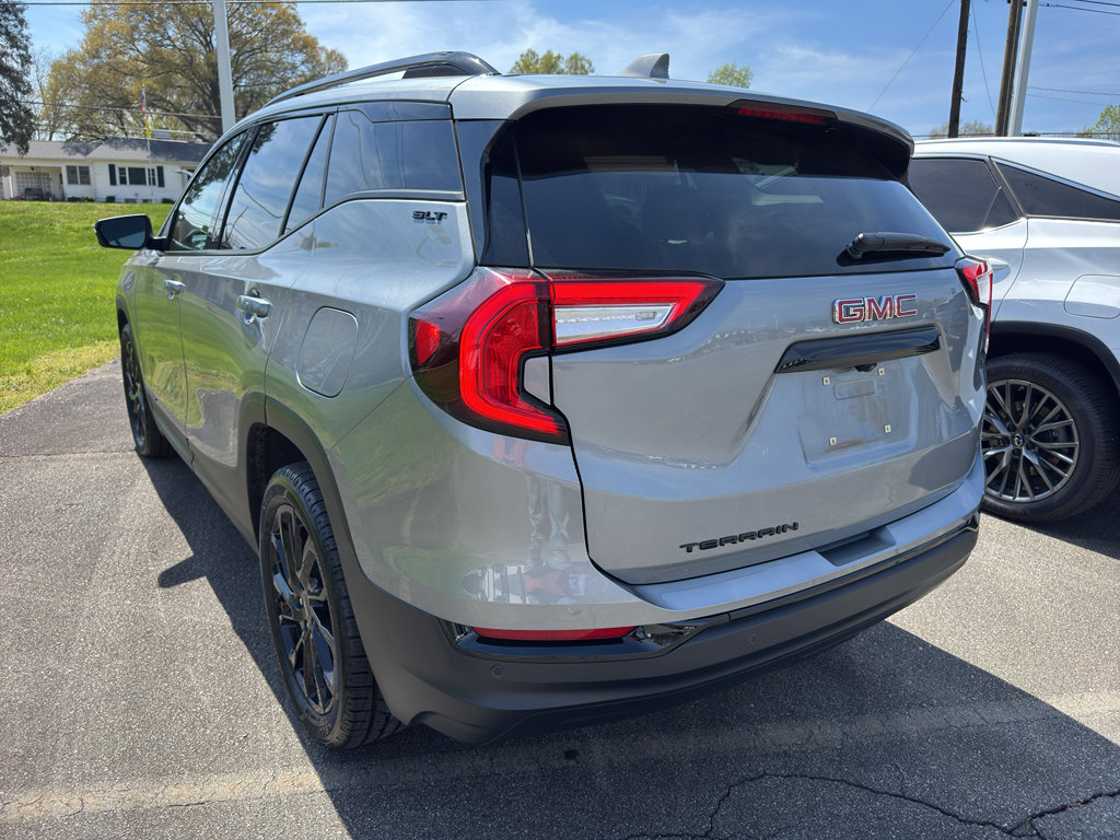 Used 2024 GMC Terrain SLT w/ Tech Package image 4