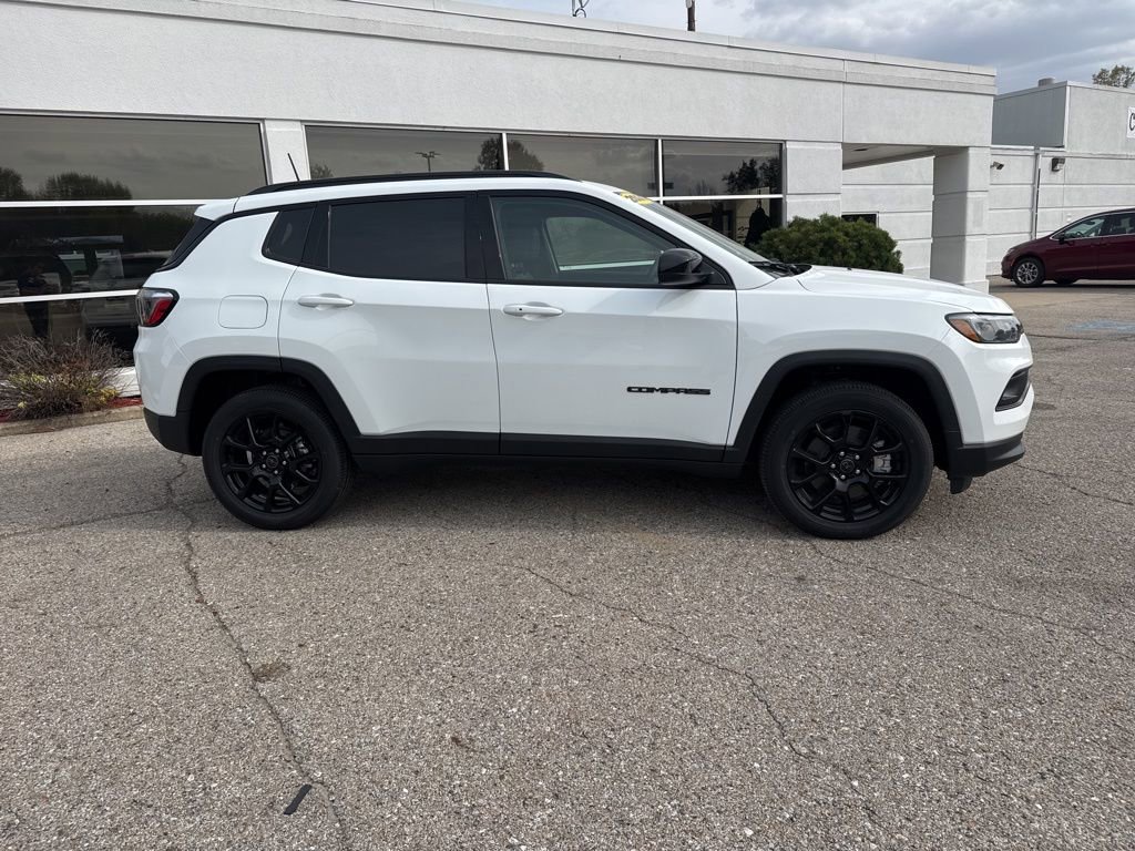 New 2026 Jeep Compass Latitude image 2