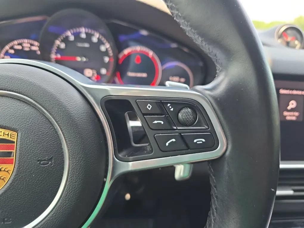 Used 2020 Porsche Cayenne AWD/4WD image 19