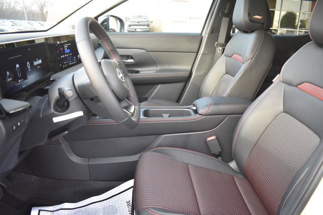 New 2026 Nissan Kicks SR w/ SR Premium Package image 14