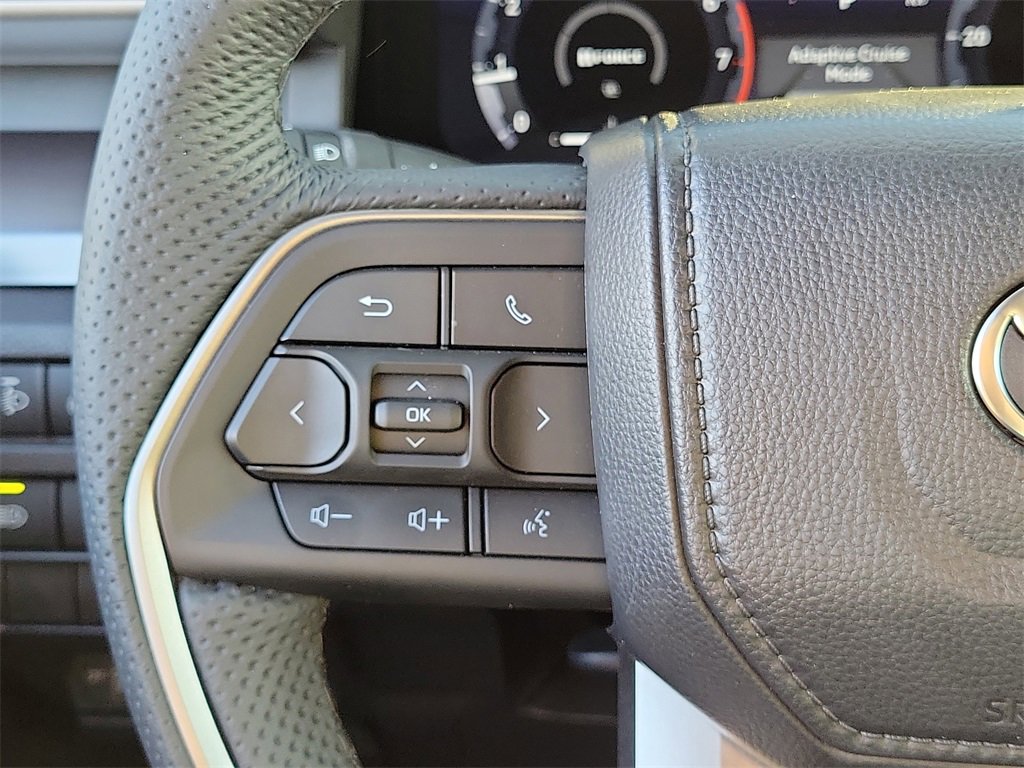 Used 2025 Toyota Tacoma TRD Off-Road image 5