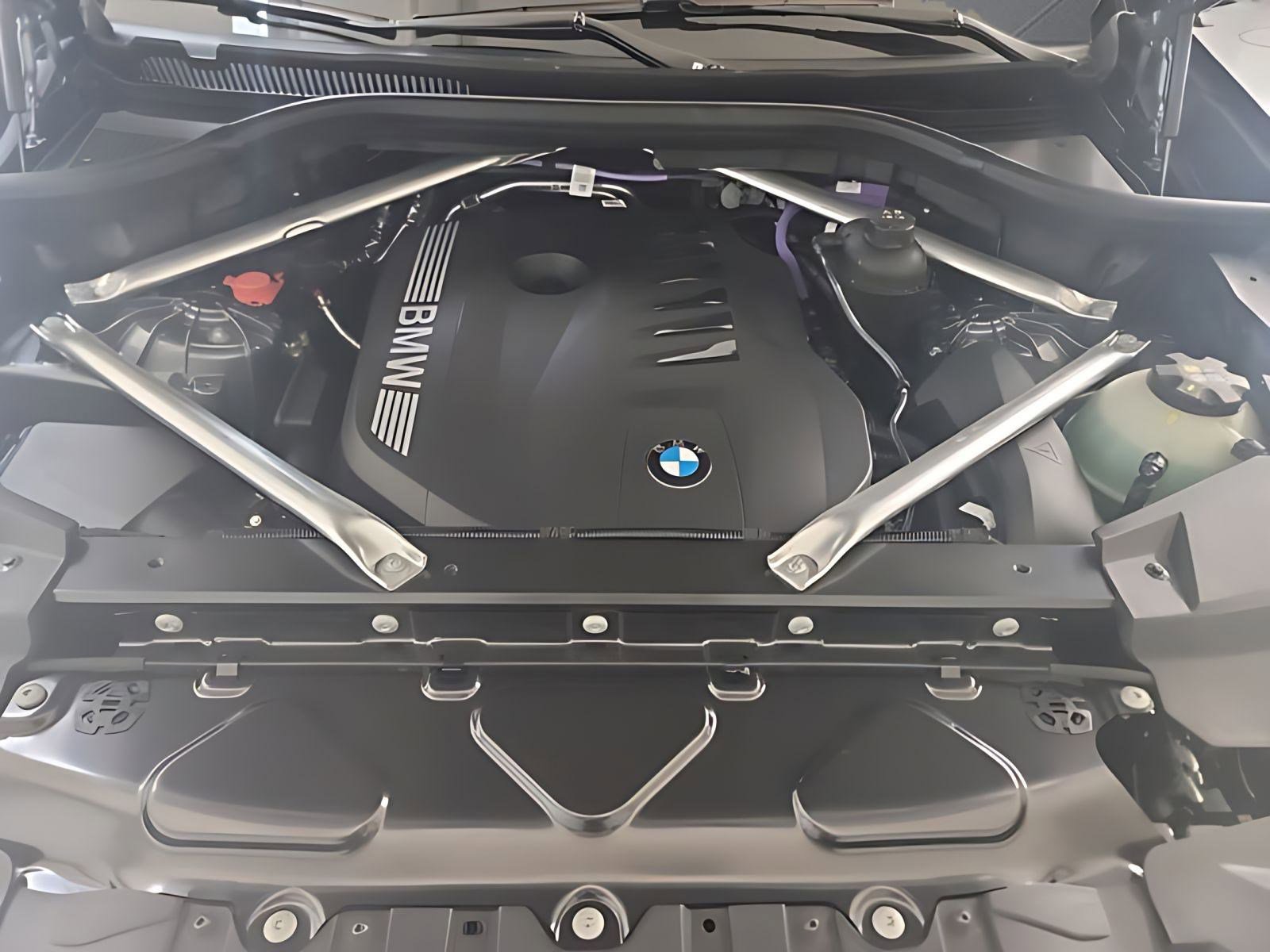 Used 2026 BMW X5 sDrive40i w/ M Sport Package RWD image 20