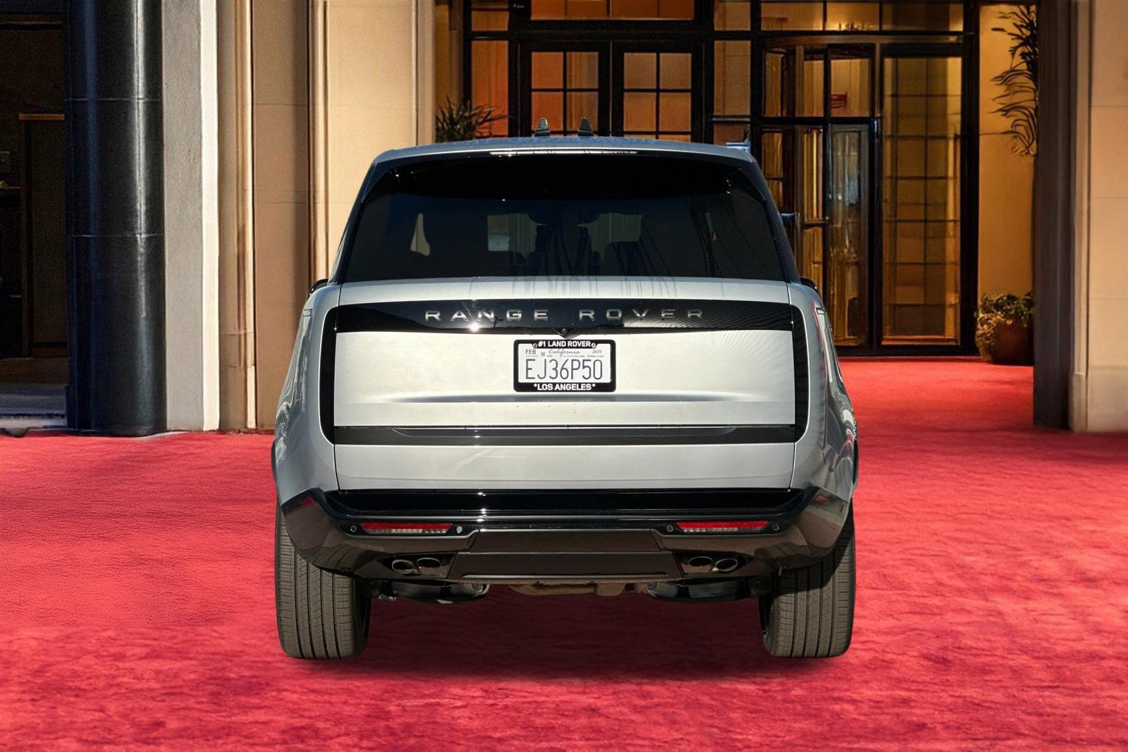 Used 2025 Land Rover Range Rover SE image 11