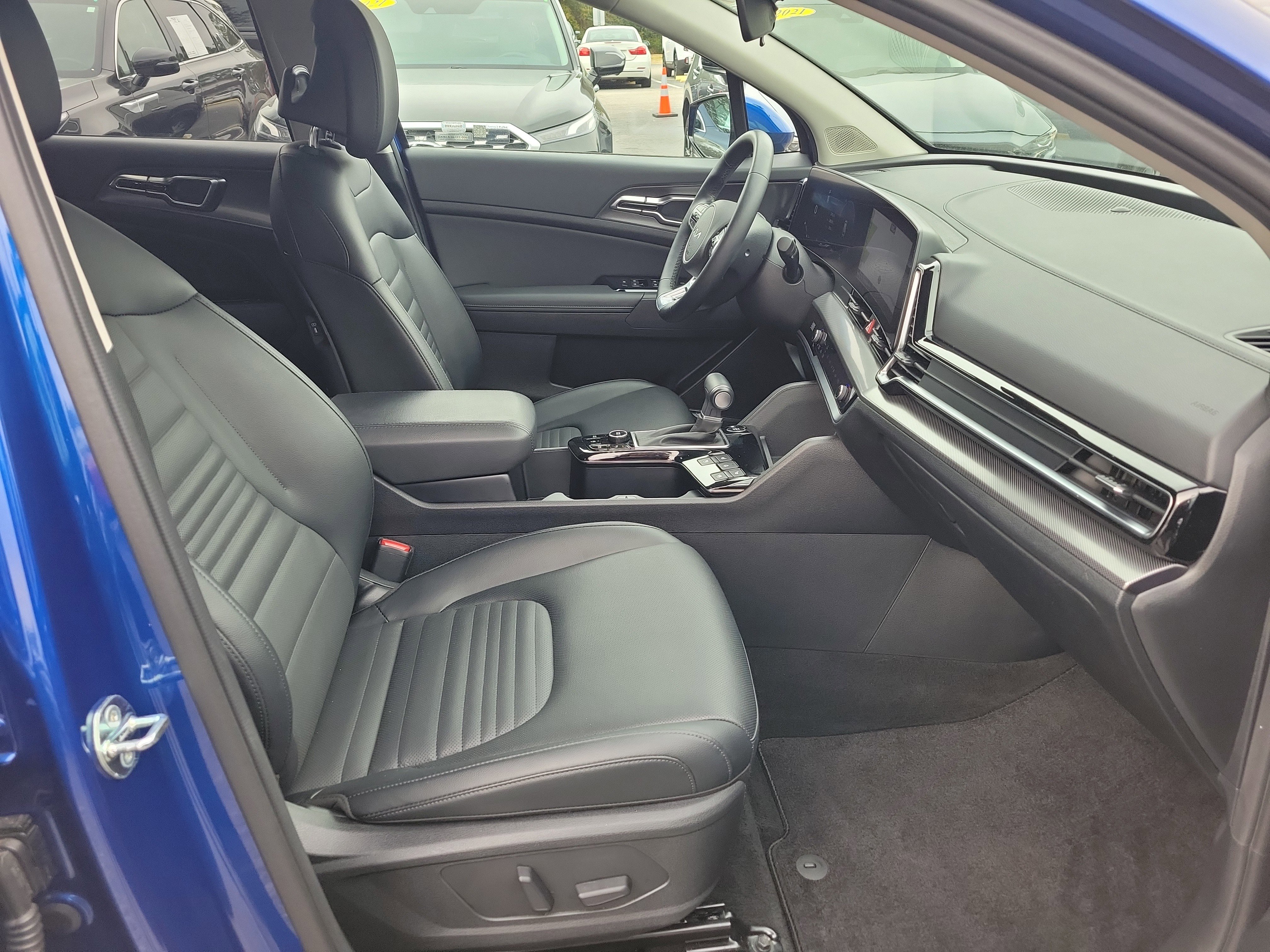 Certified 2025 Kia Sportage SX image 7