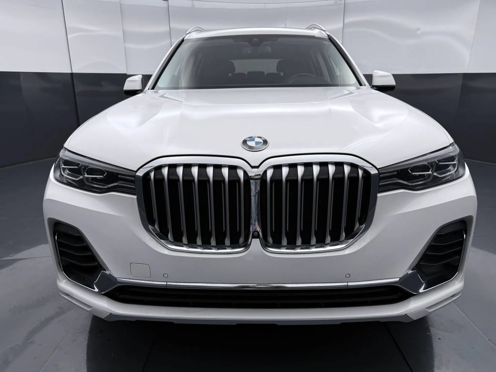 Used 2020 BMW X7 xDrive40i w/ Cold Weather Package AWD/4WD image 2