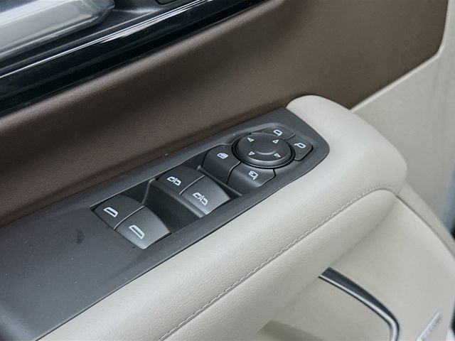 Used 2025 Chevrolet Suburban Z71 w/ Comfort Package image 19