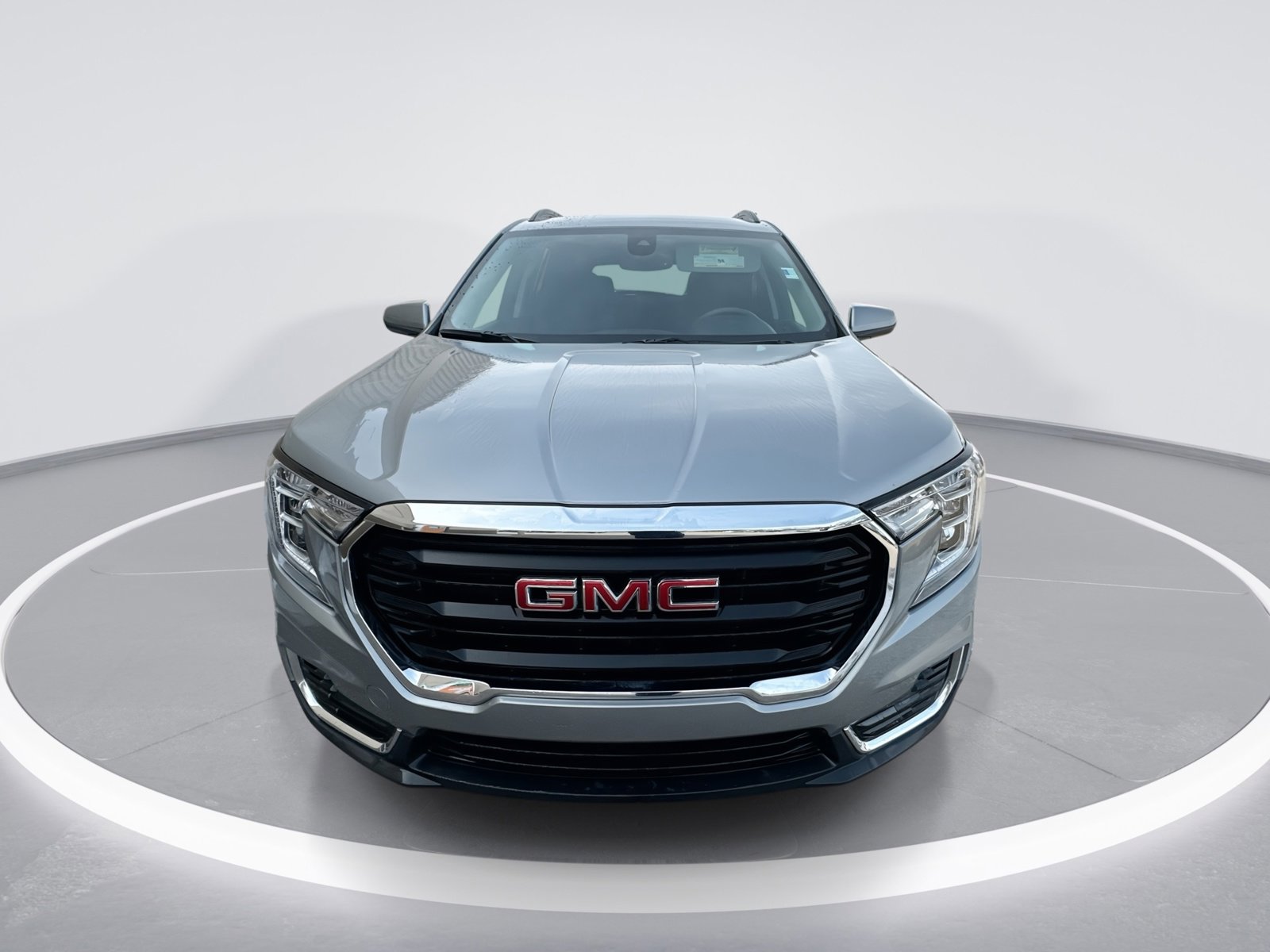 Used 2023 GMC Terrain SLE w/ Driver Convenience Package FWD image 3
