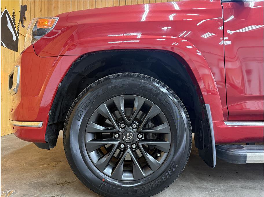 Used 2018 Toyota 4Runner Limited w/ Four Season Floor Mat Package AWD/4WD image 27