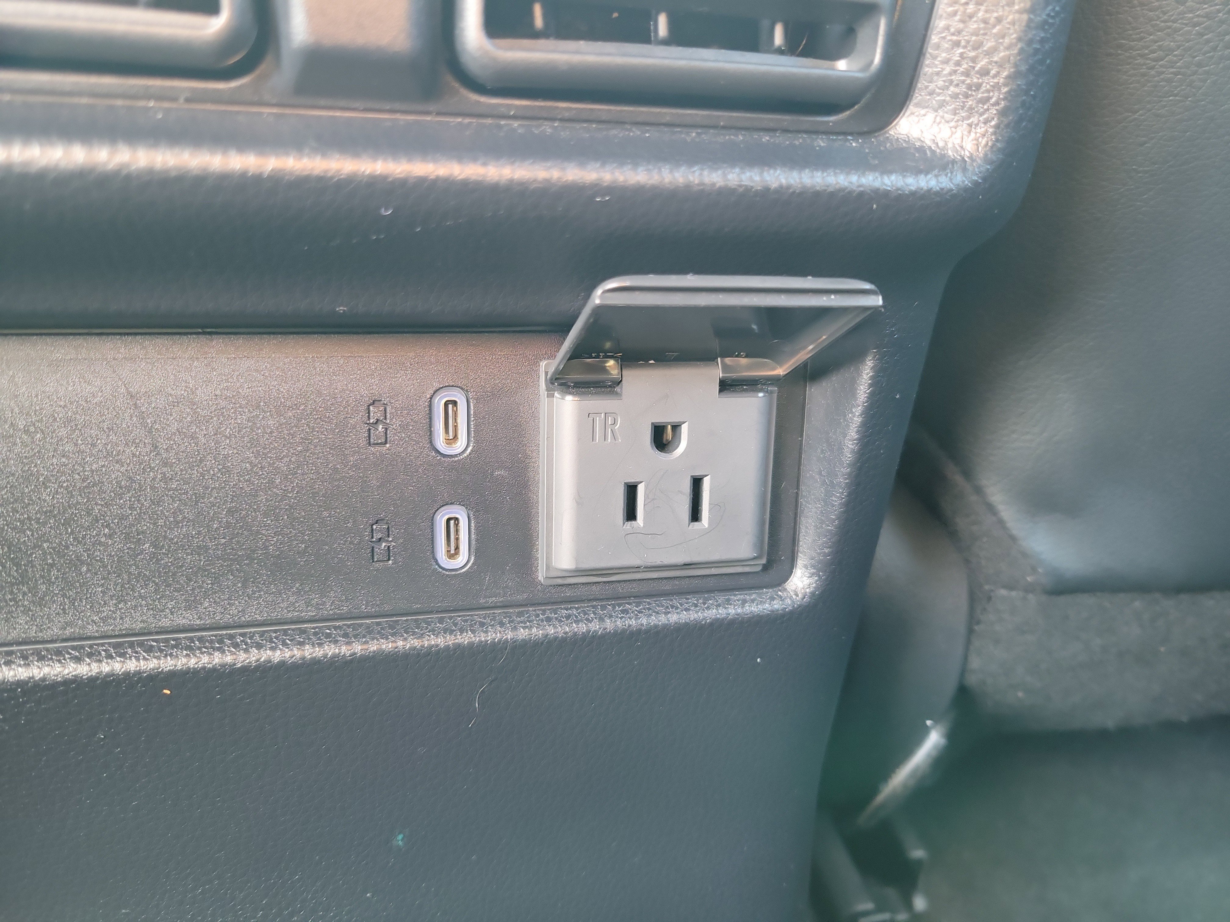 Certified 2025 Toyota 4Runner TRD Off-Road Premium image 15