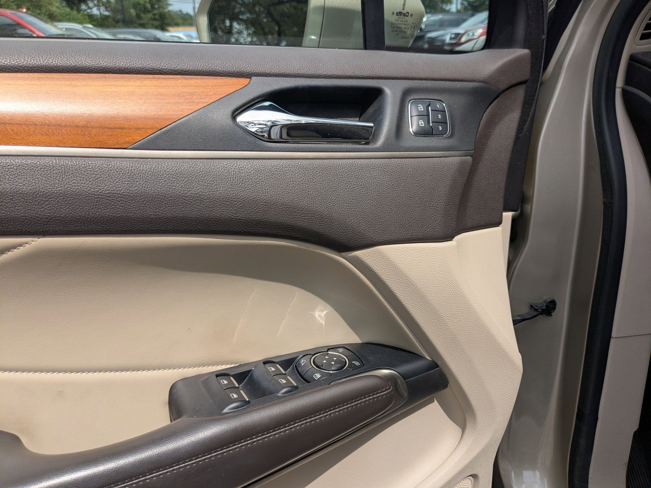 Used 2017 Lincoln MKC Select w/ Select Plus Package FWD image 11