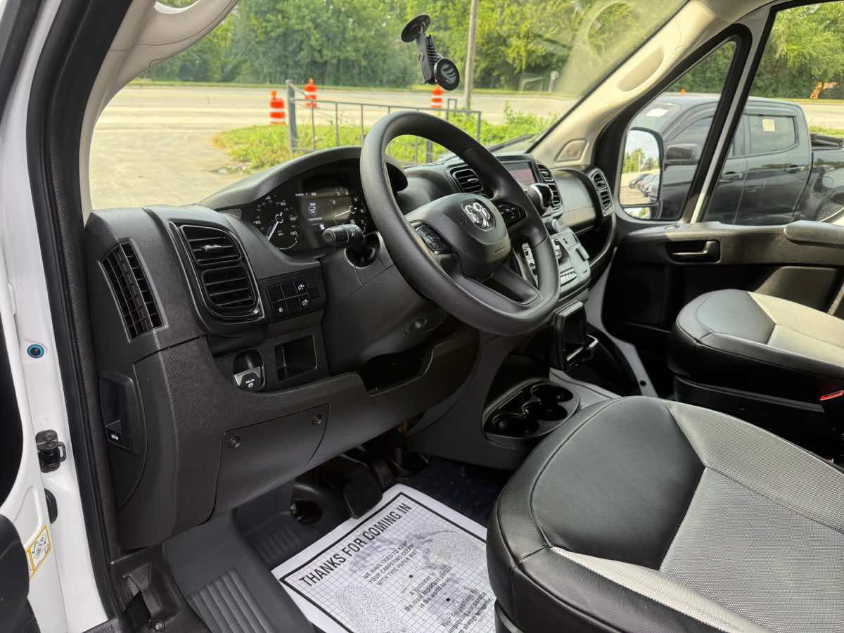 Used 2025 RAM ProMaster 2500 w/ Convenience Group FWD image 12