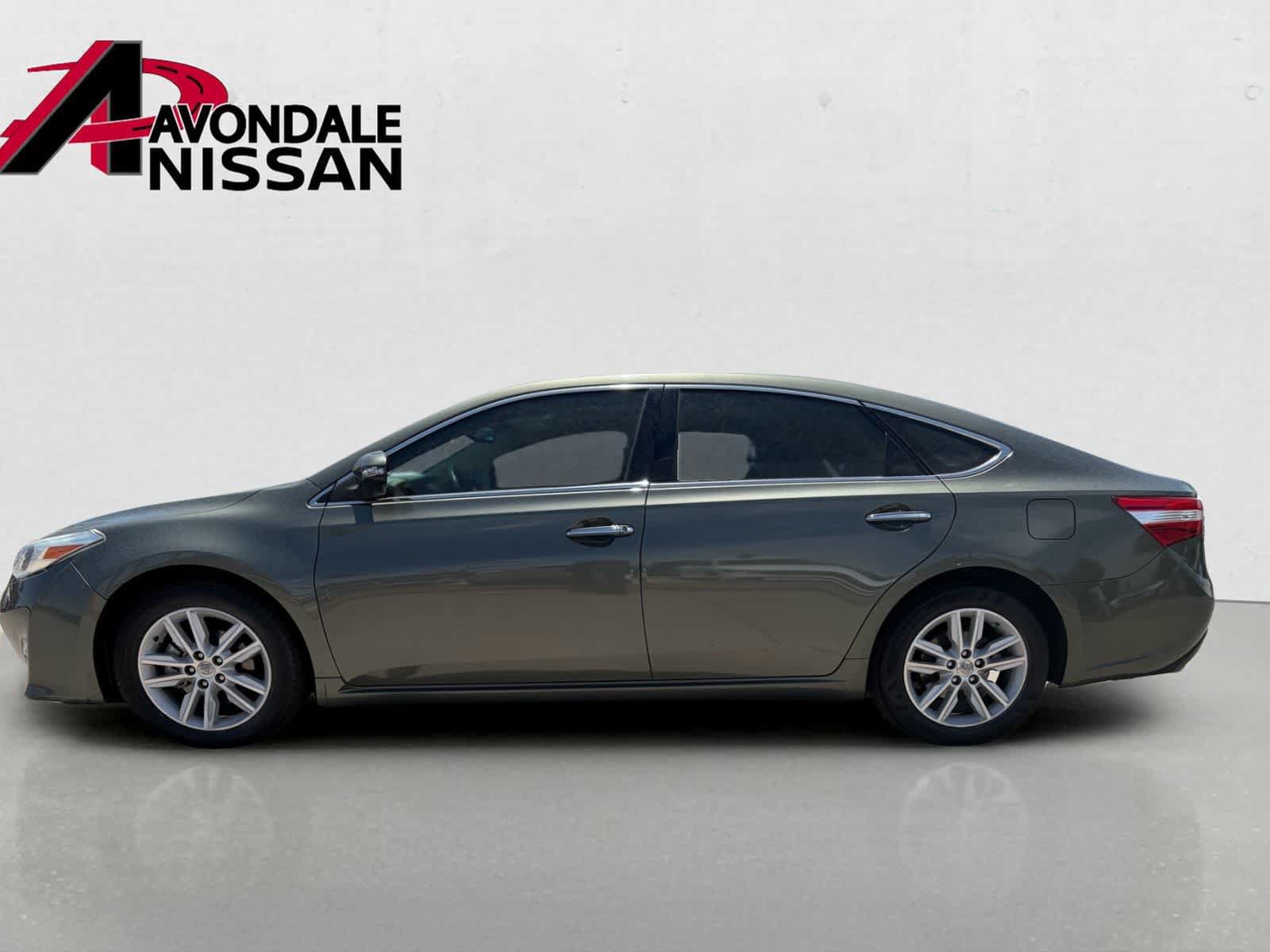 Used 2013 Toyota Avalon XLE Premium FWD image 4