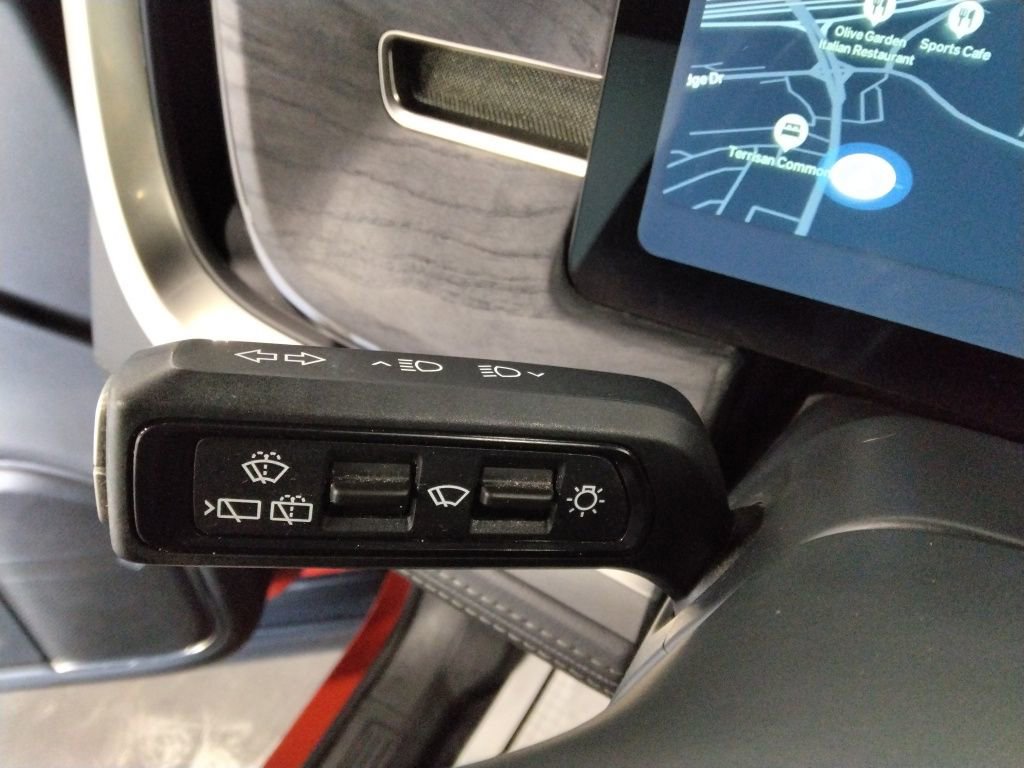 Used 2023 Rivian R1S Launch Edition image 14