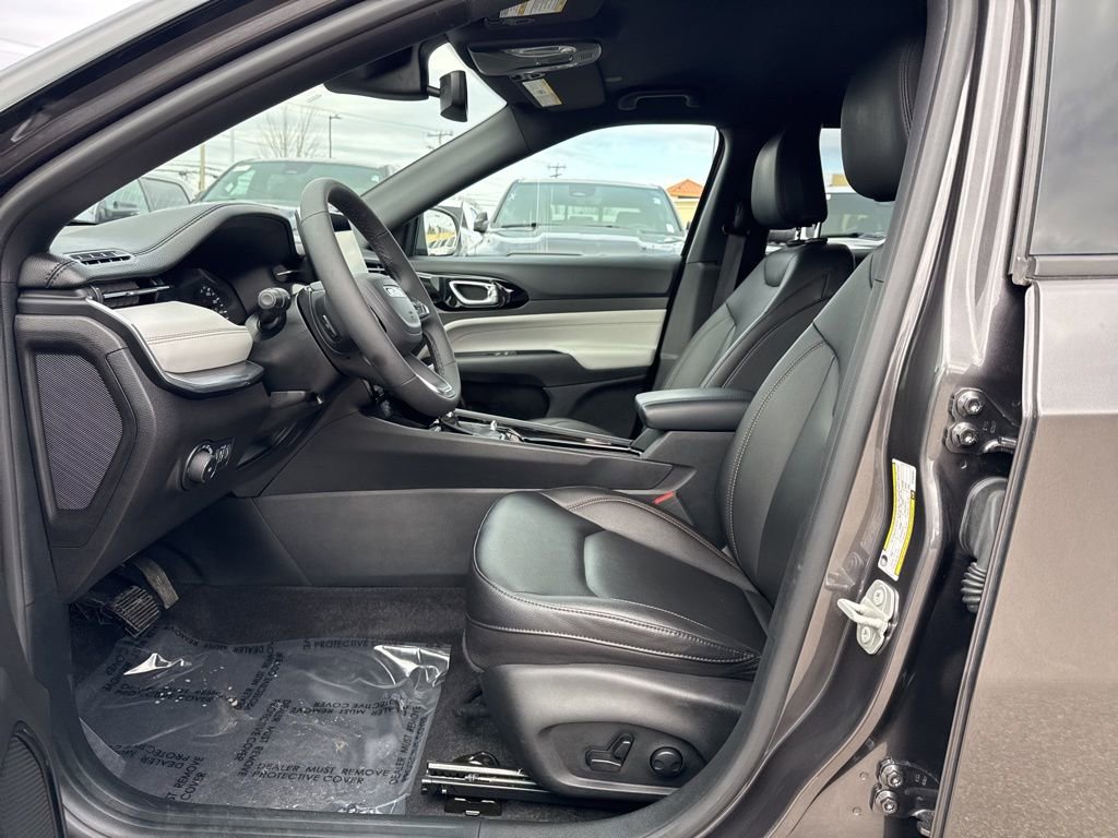 Certified 2024 Jeep Compass Limited image 17