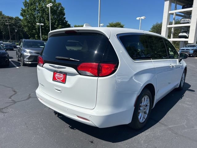 Used 2017 Chrysler Pacifica Touring FWD image 7