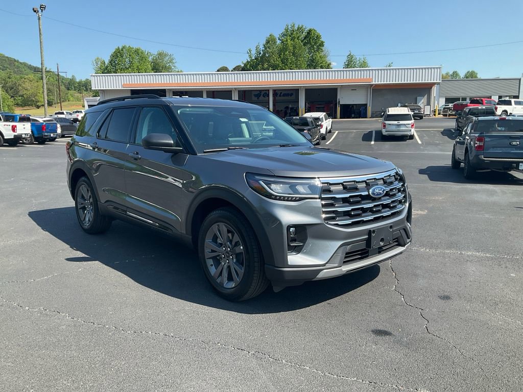 New 2026 Ford Explorer Active w/ Active Comfort Package AWD/4WD image 3