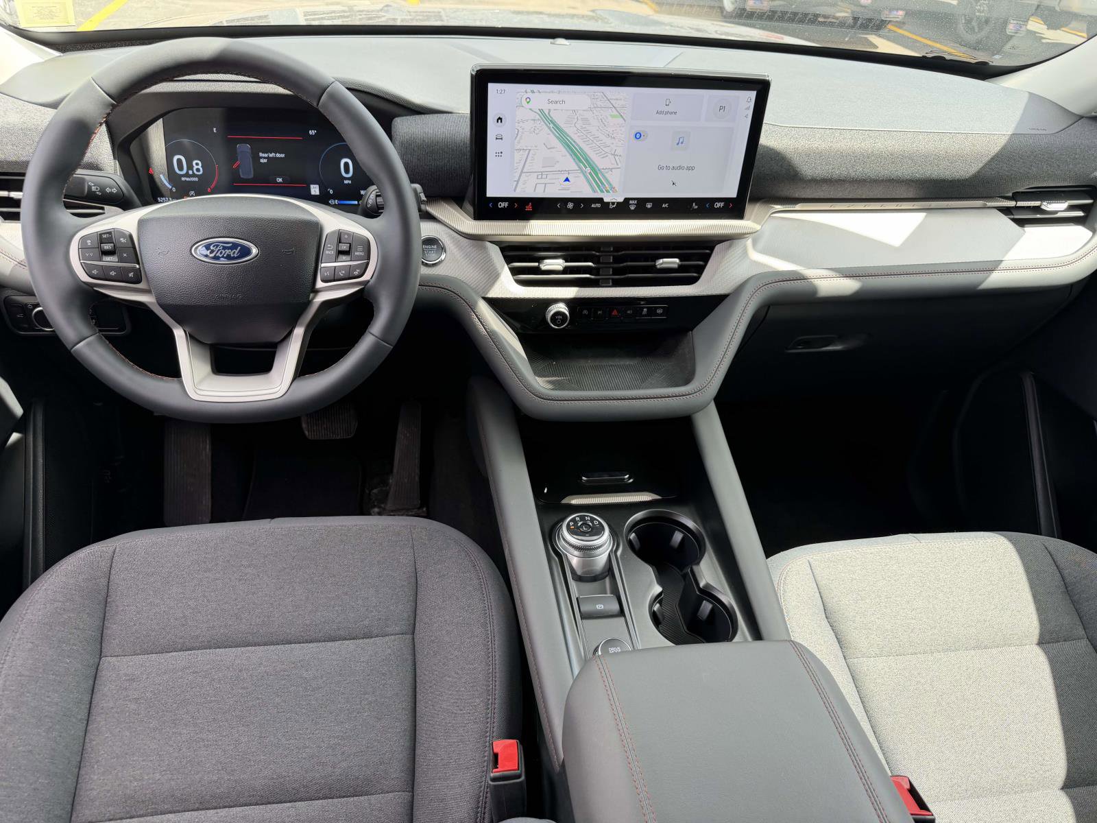 Used 2025 Ford Explorer Active AWD/4WD image 13