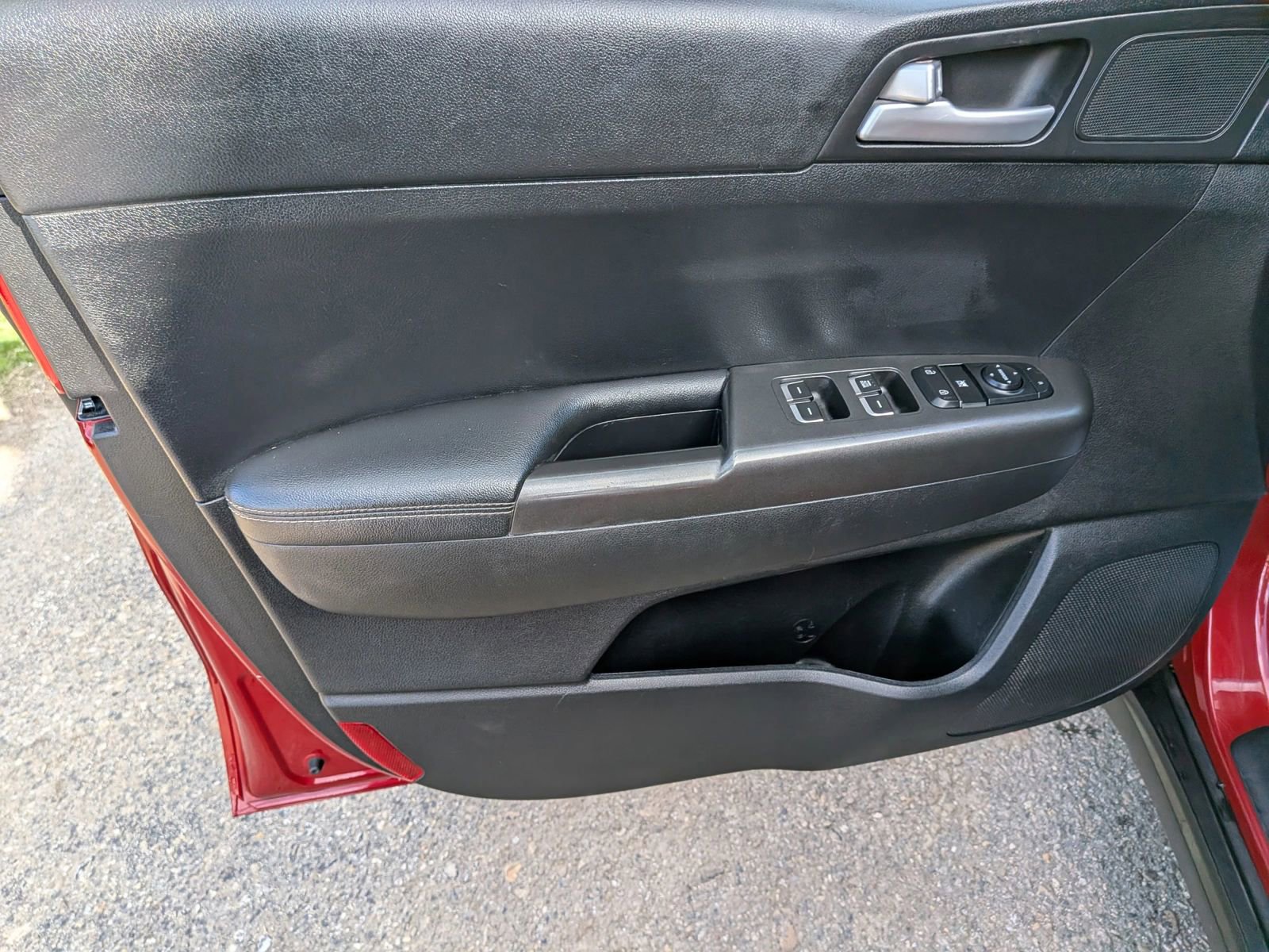 Used 2021 Kia Sportage LX image 17