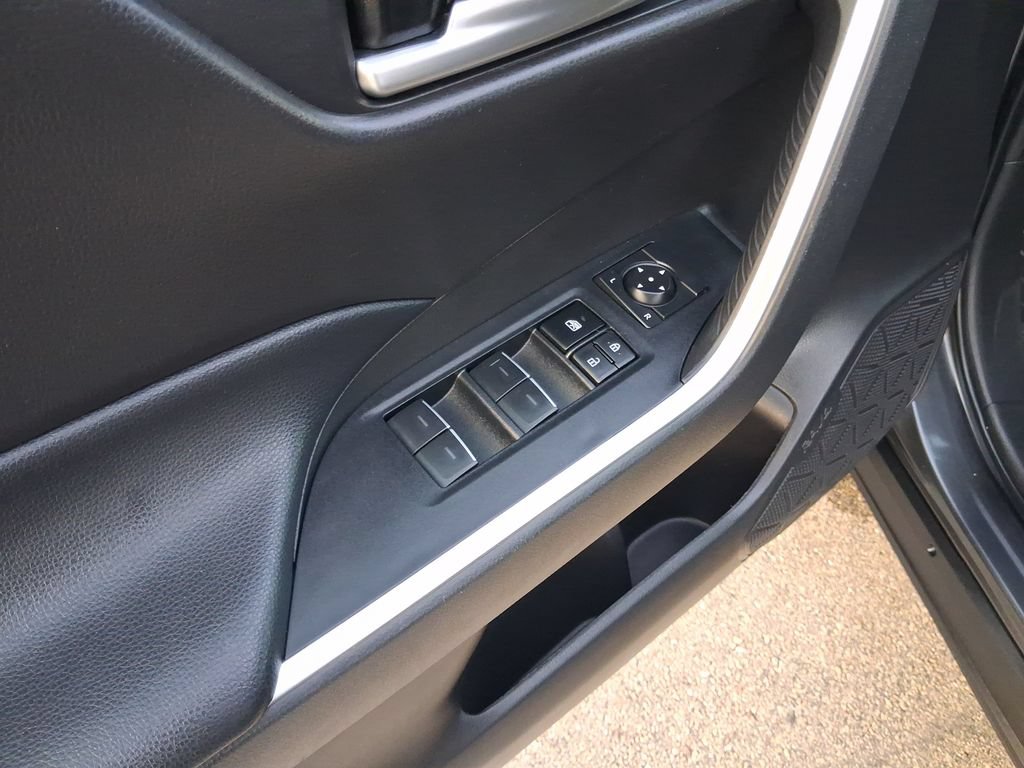 Used 2023 Toyota RAV4 XLE w/ Convenience Package FWD image 17
