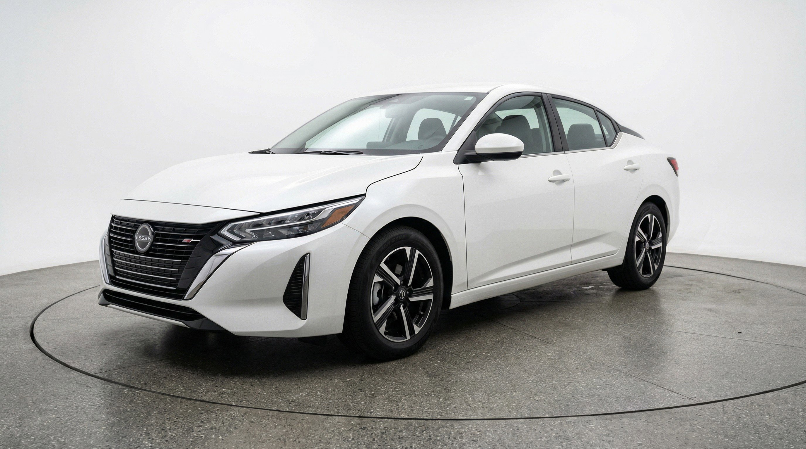 Used 2025 Nissan Sentra SV image 3