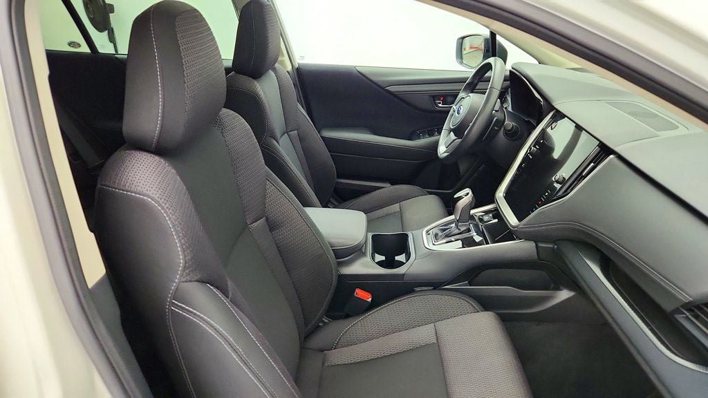 Used 2025 Subaru Outback Premium AWD/4WD image 24