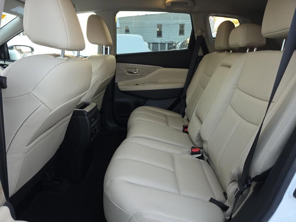 Certified 2024 Nissan Murano SV image 9